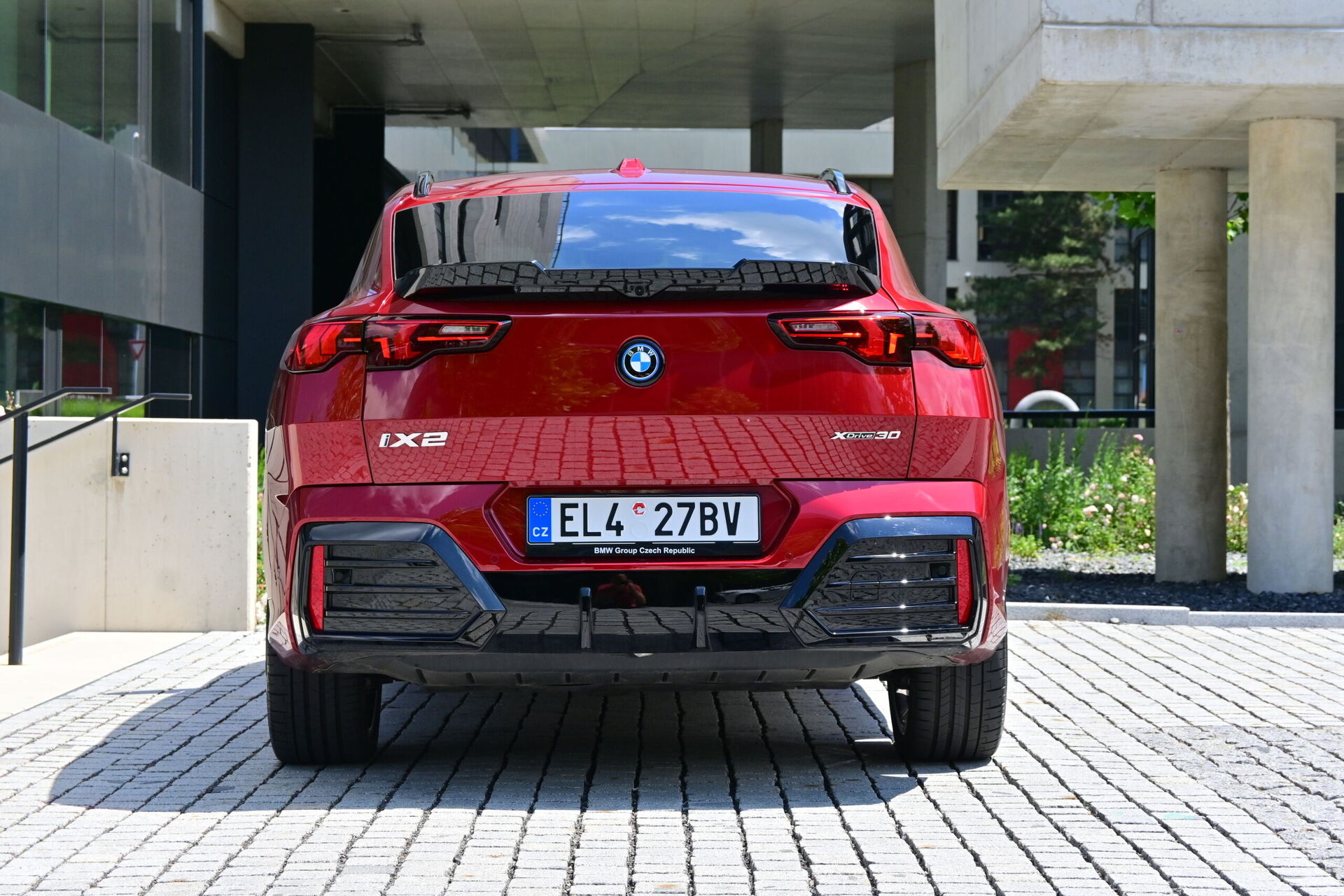 BMW iX2