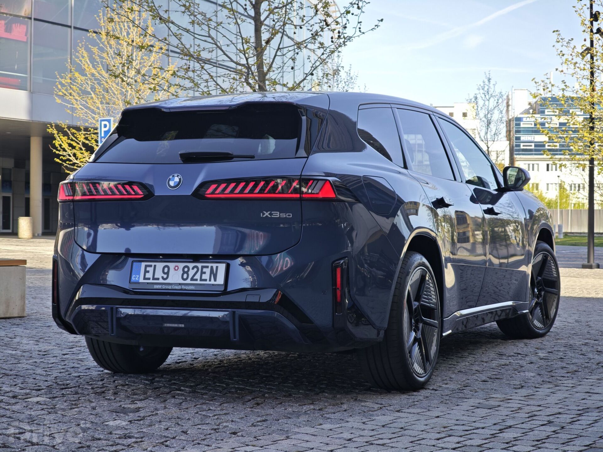BMW iX3