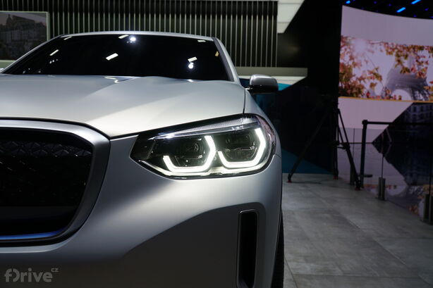 BMW iX3 2018