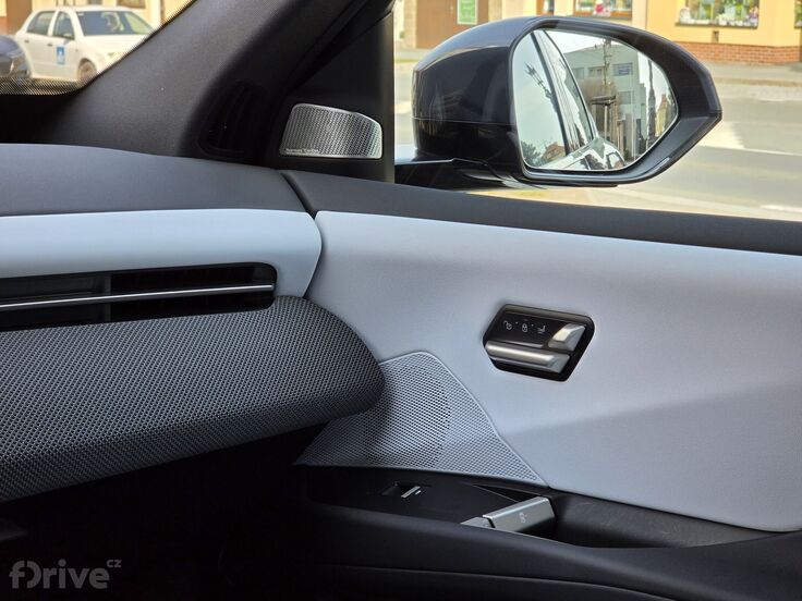 BMW iX3 (2025)