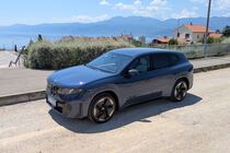 BMW iX3 (2025)