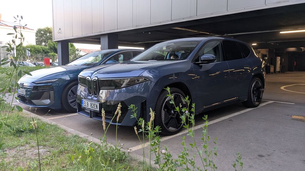BMW iX3 (2025)