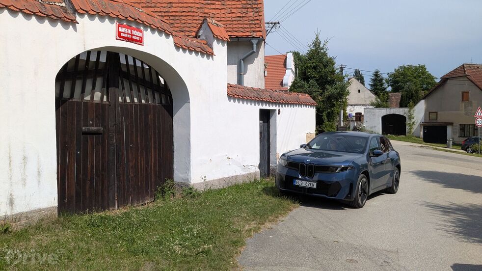 BMW iX3 (2025)