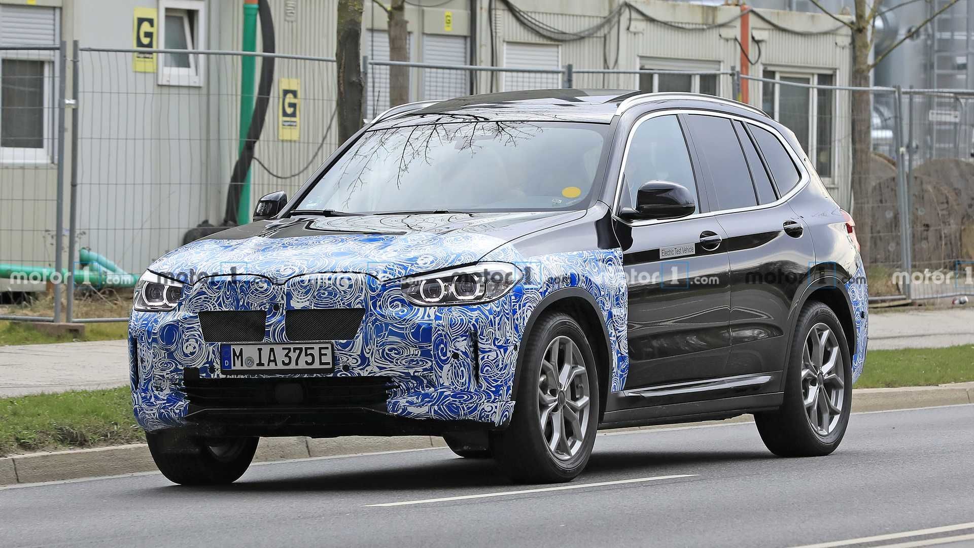 BMW iX3