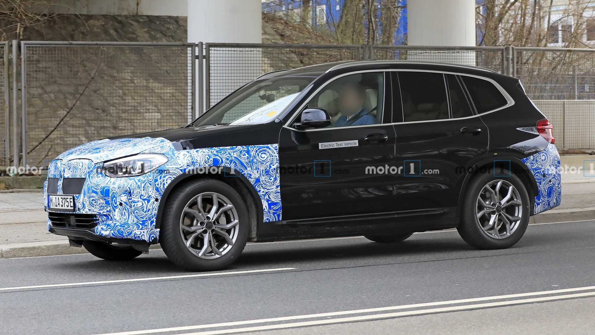 BMW iX3