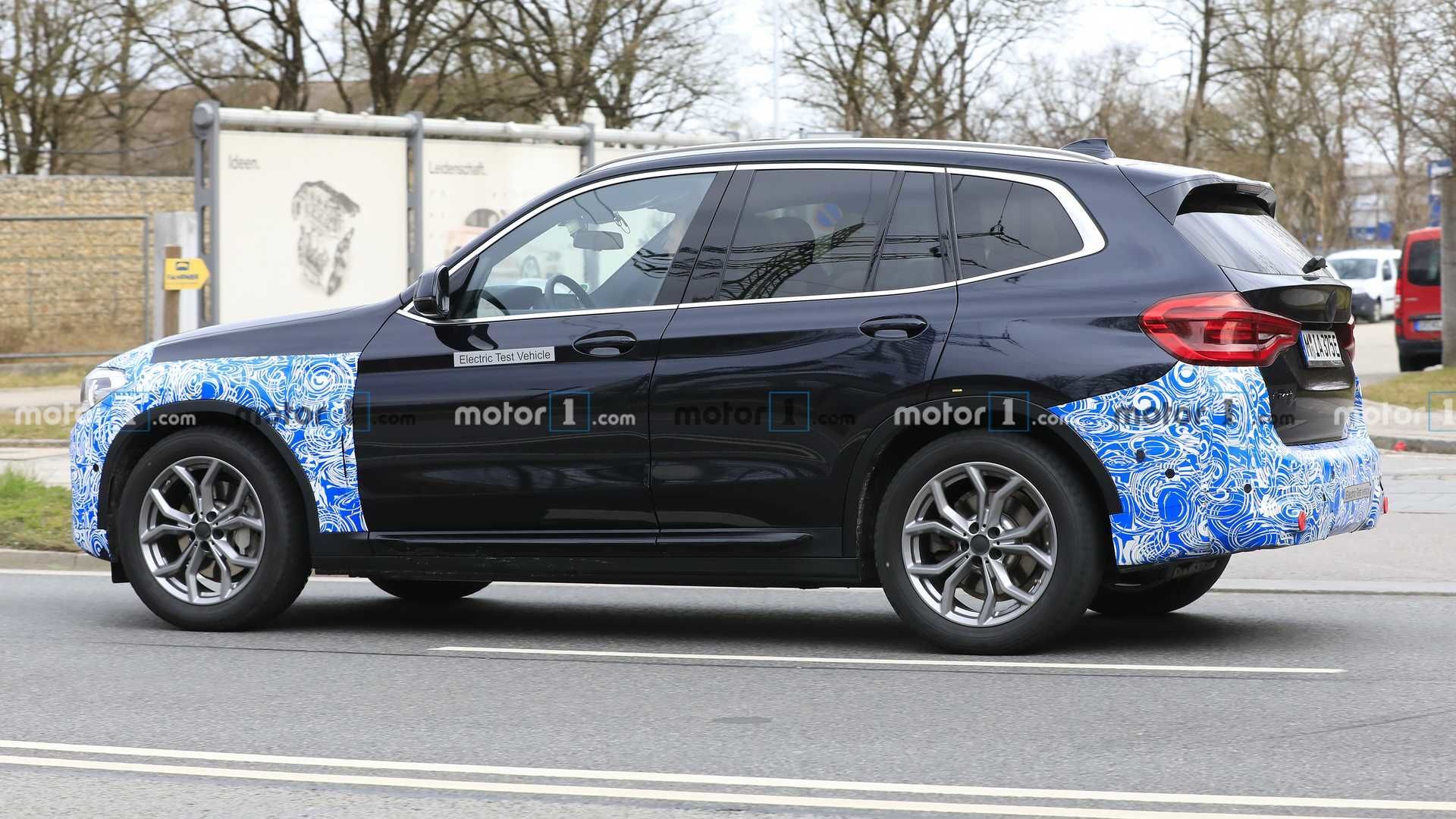 BMW iX3