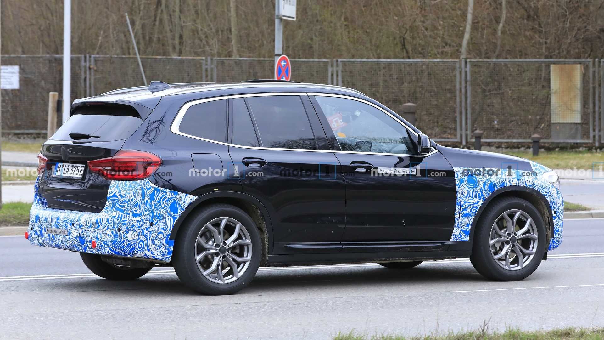 BMW iX3