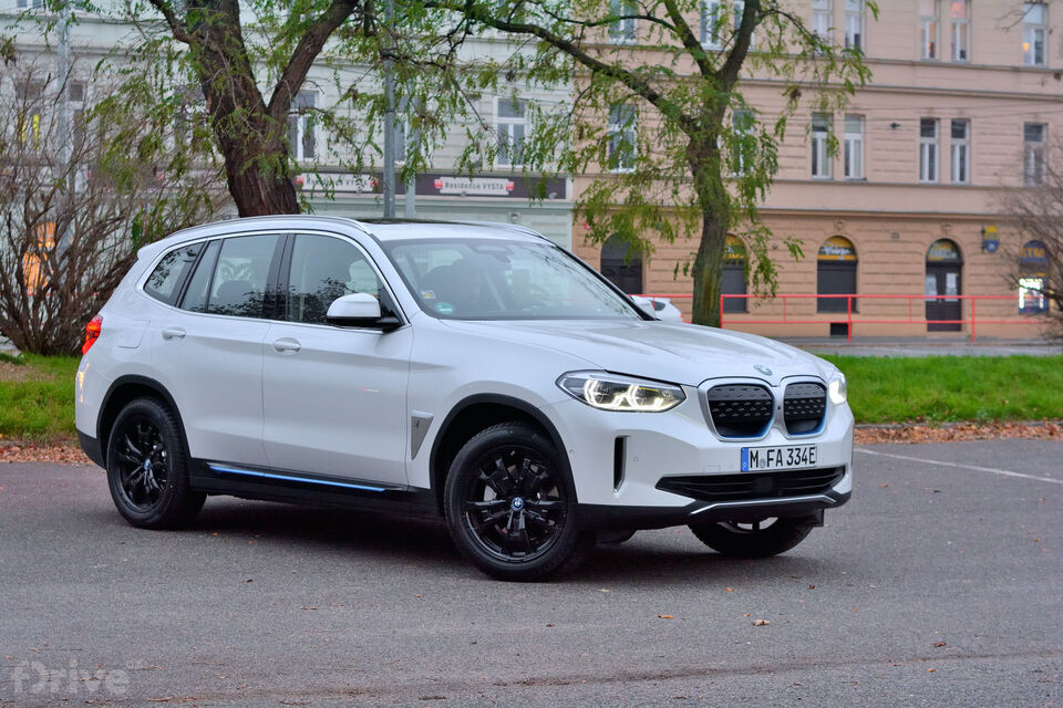 BMW iX3
