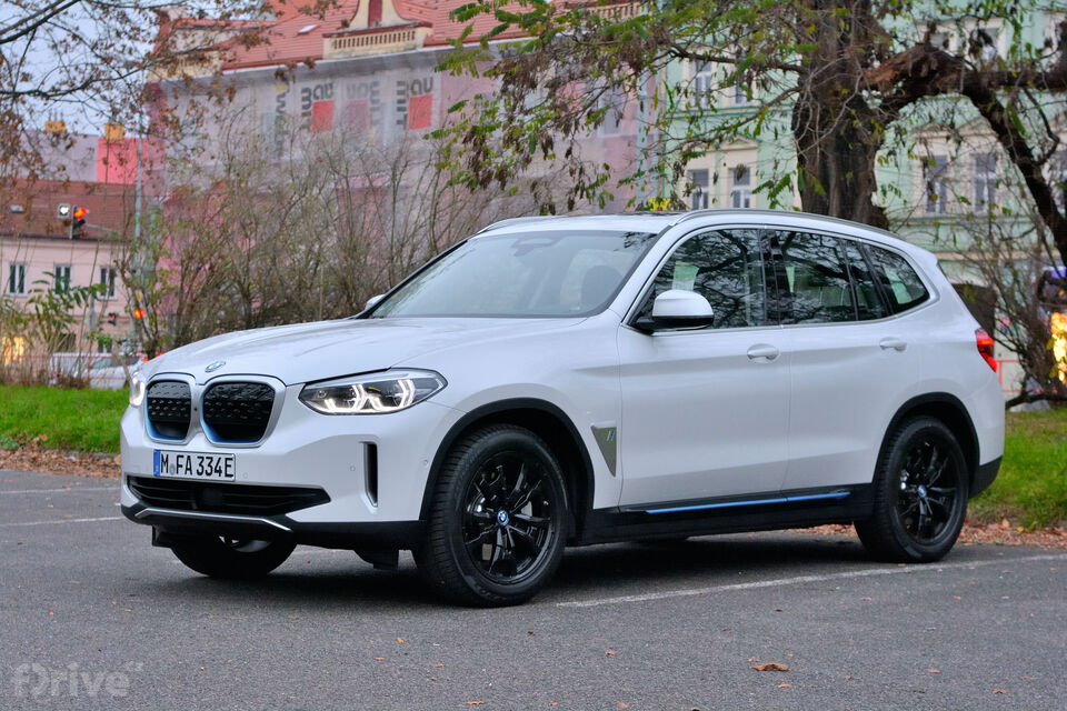 BMW iX3