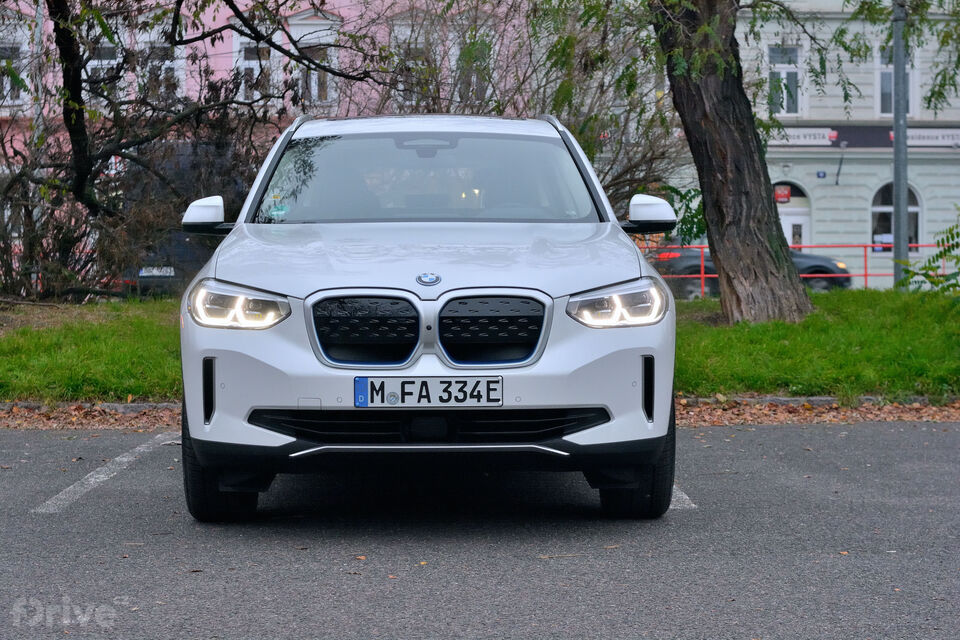 BMW iX3