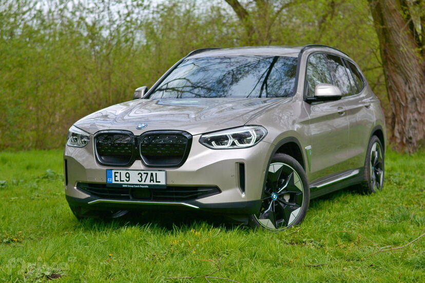 BMW iX3