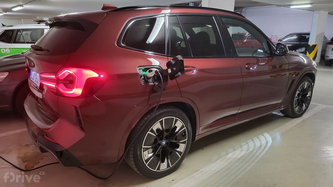 BMW iX3