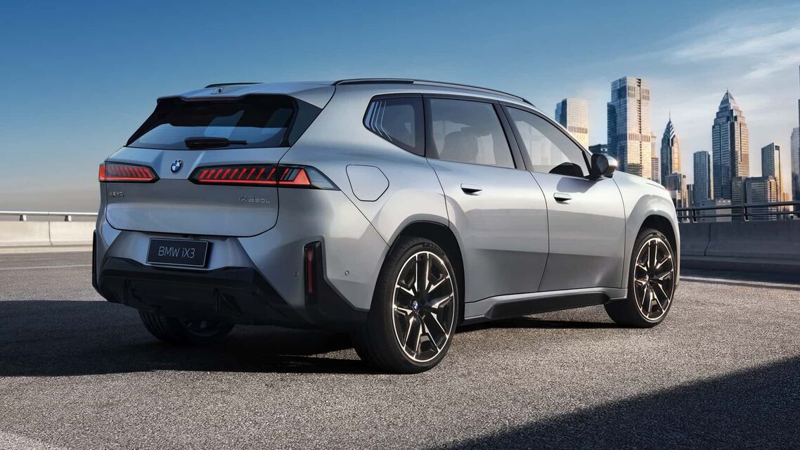 BMW iX3 L