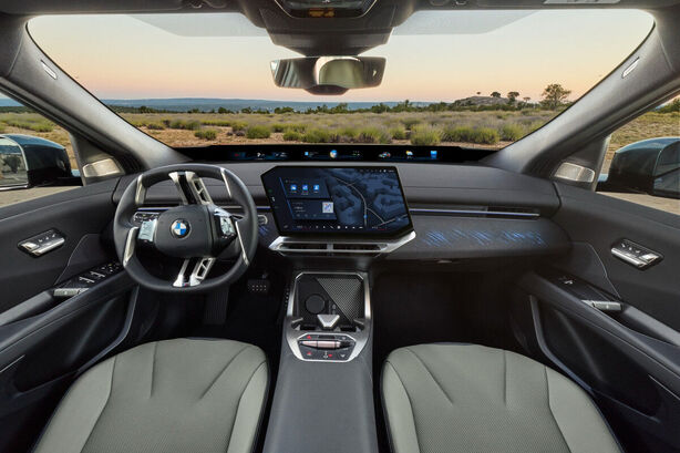 BMW iX4