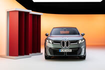 BMW iX4