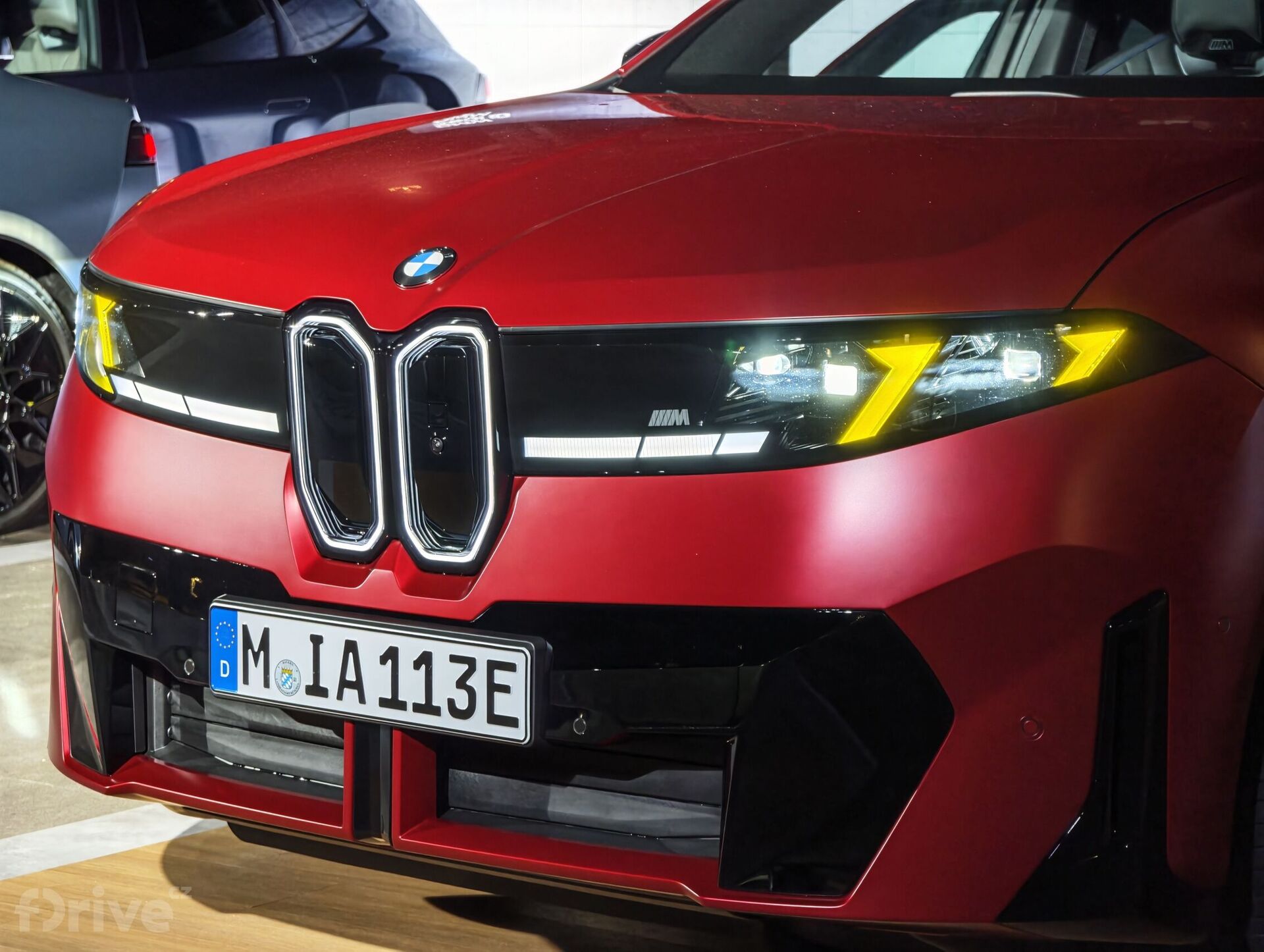 BMW iX4