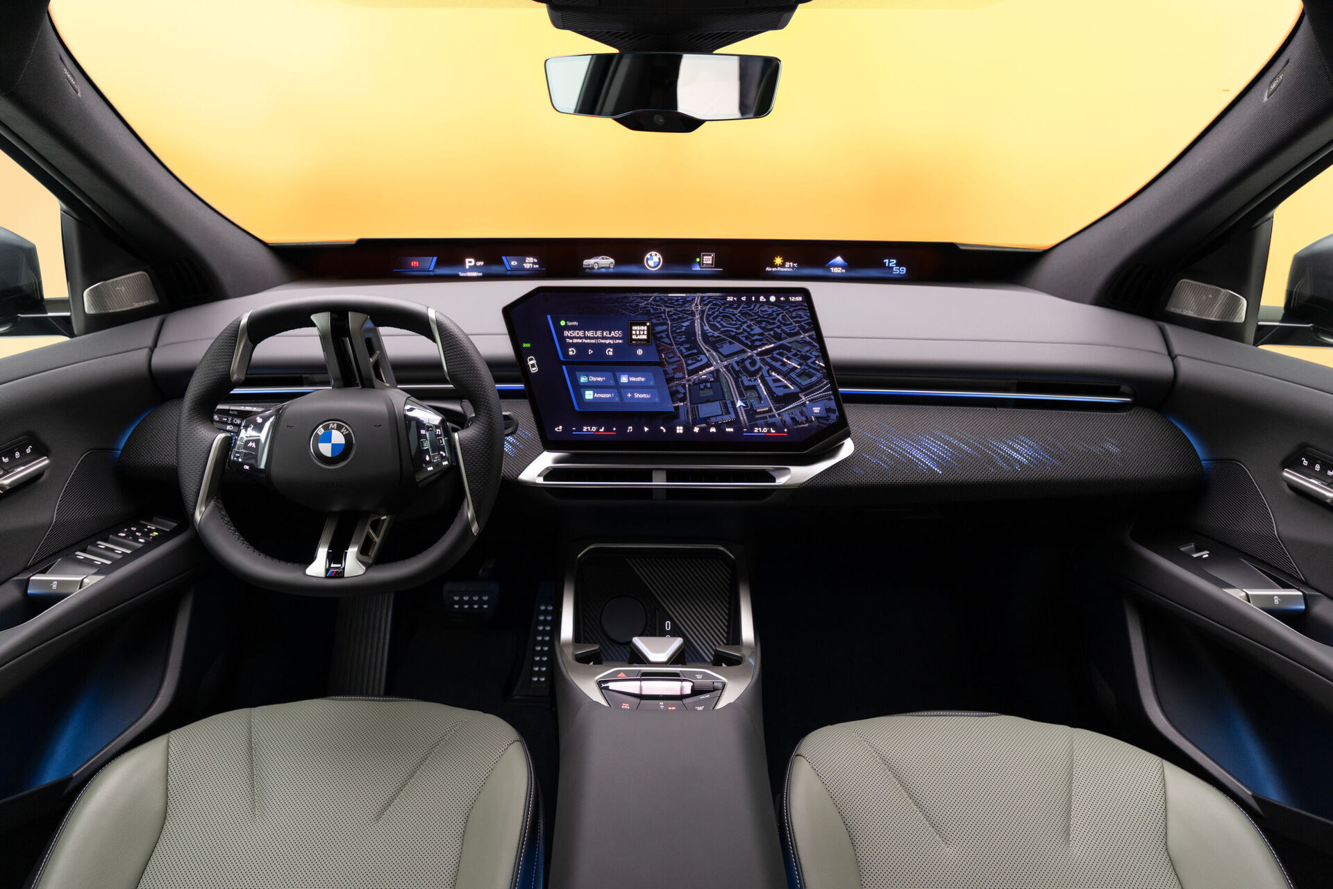 BMW iX4