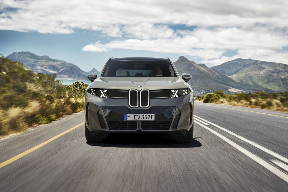 BMW iX5