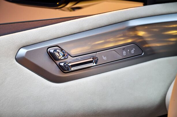 BMW iX5