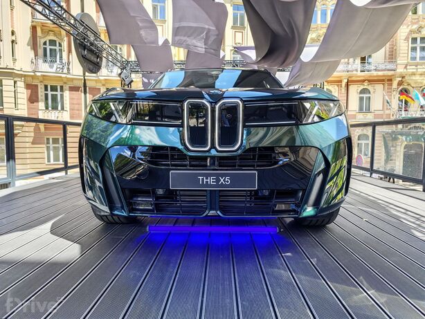BMW iX5