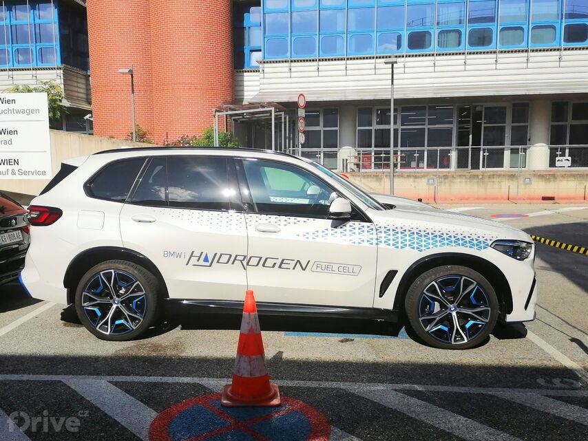BMW iX5