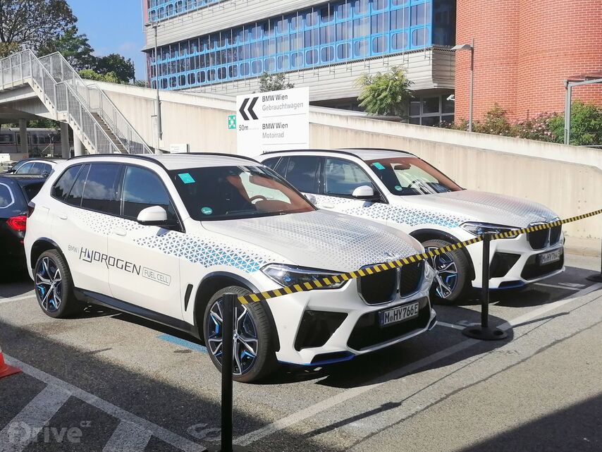 BMW iX5