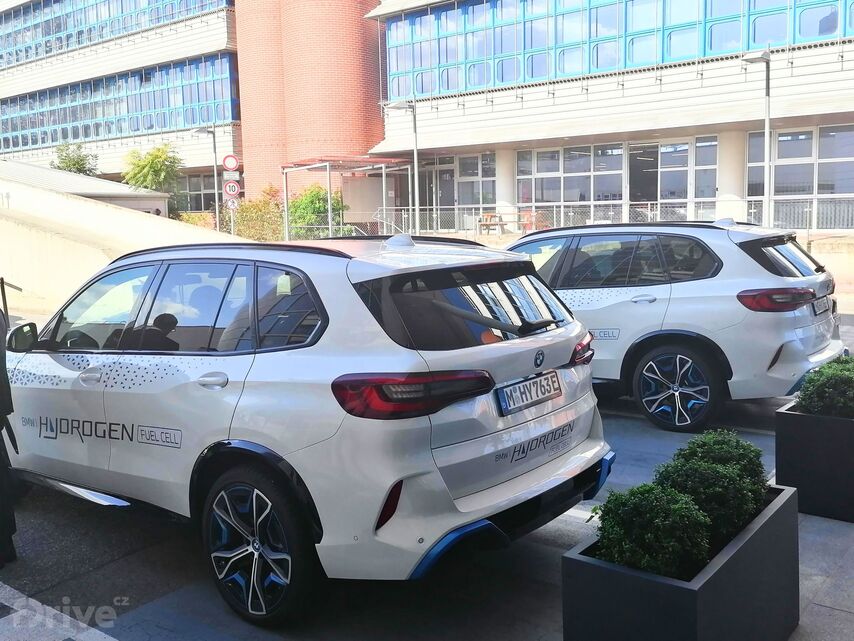 BMW iX5
