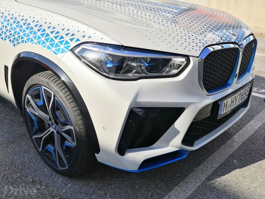 BMW iX5