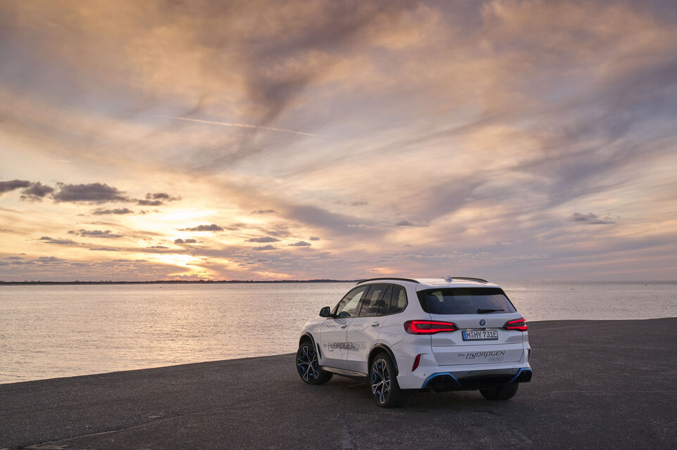 BMW iX5