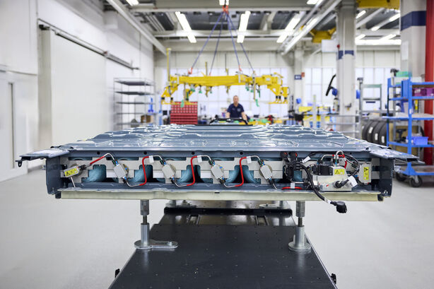 BMW iX5 Hydrogen (2028)