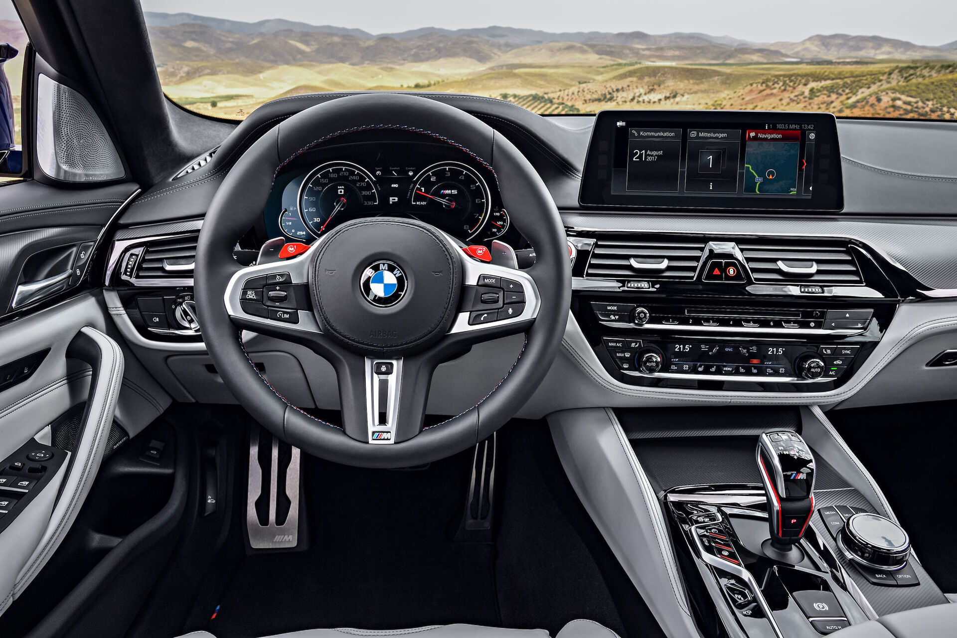 BMW M5 (2017)