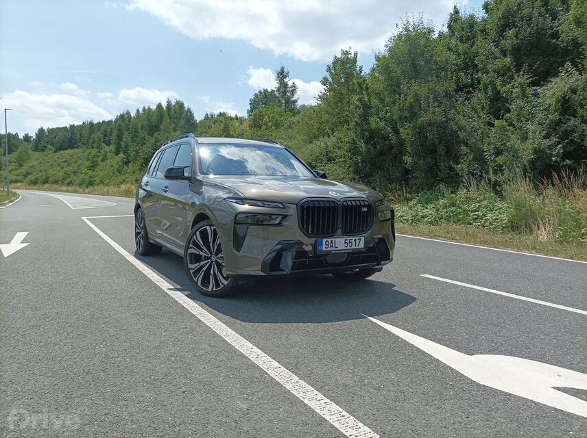 BMW X7 M60i xDrive (2023)