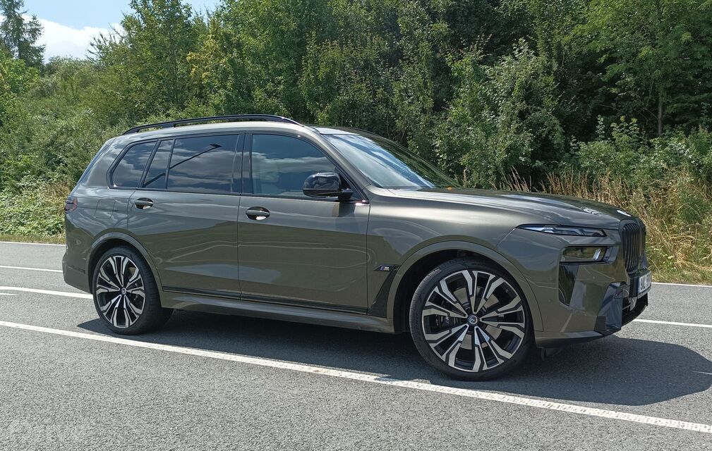 BMW X7 M60i xDrive (2023)