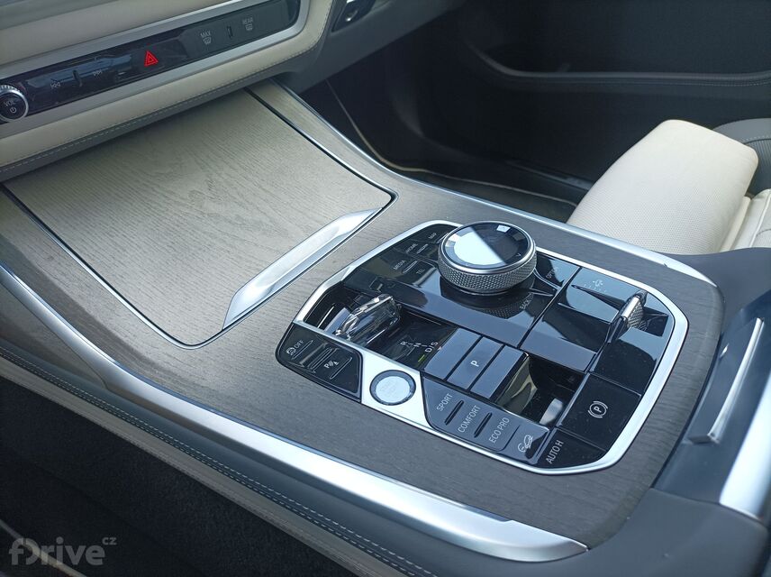 BMW X7 M60i xDrive (2023)