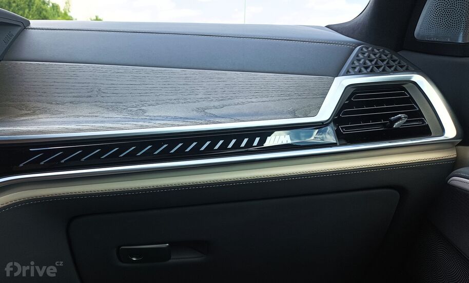 BMW X7 M60i xDrive (2023)