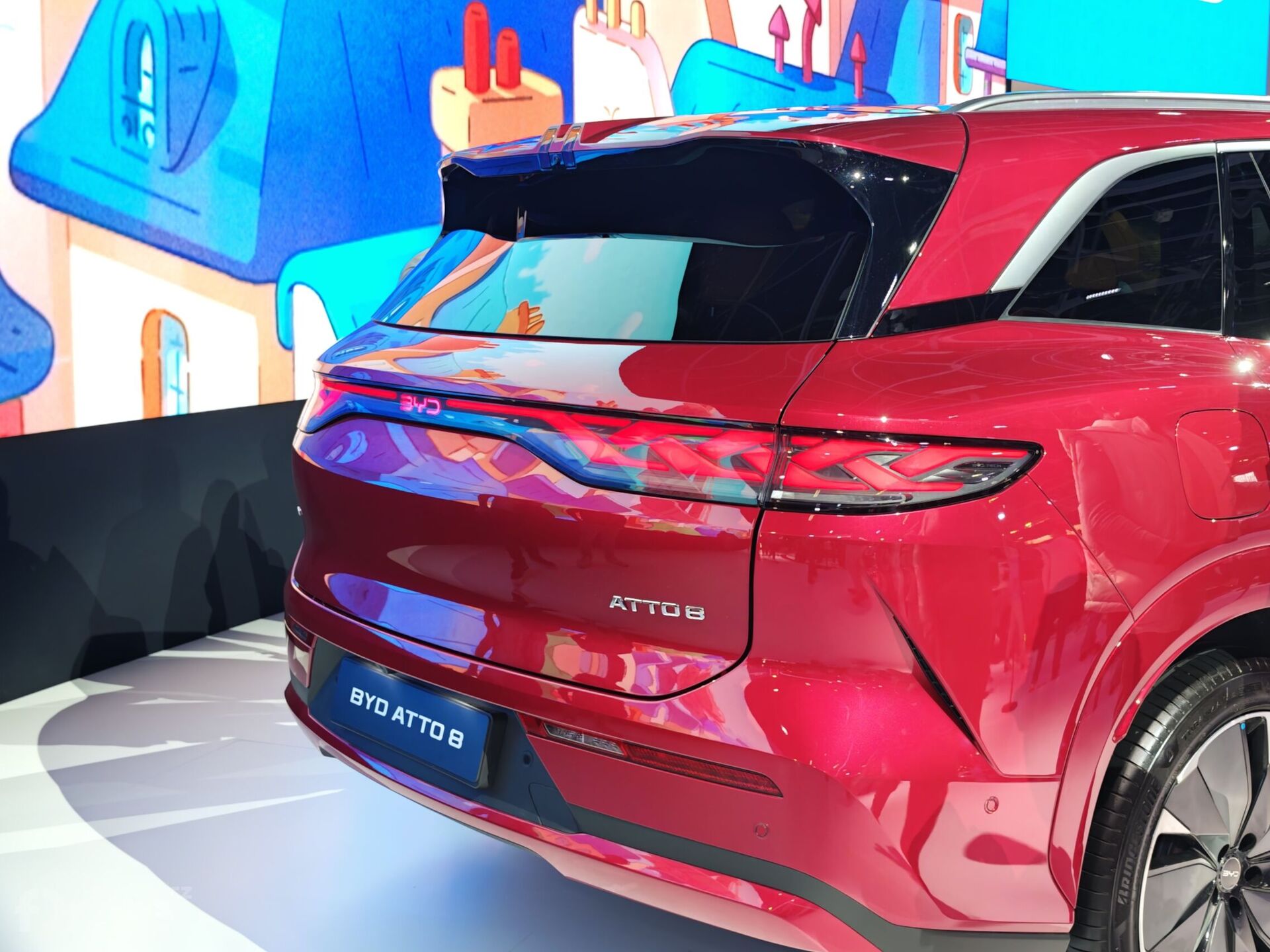 BYD Atto 8