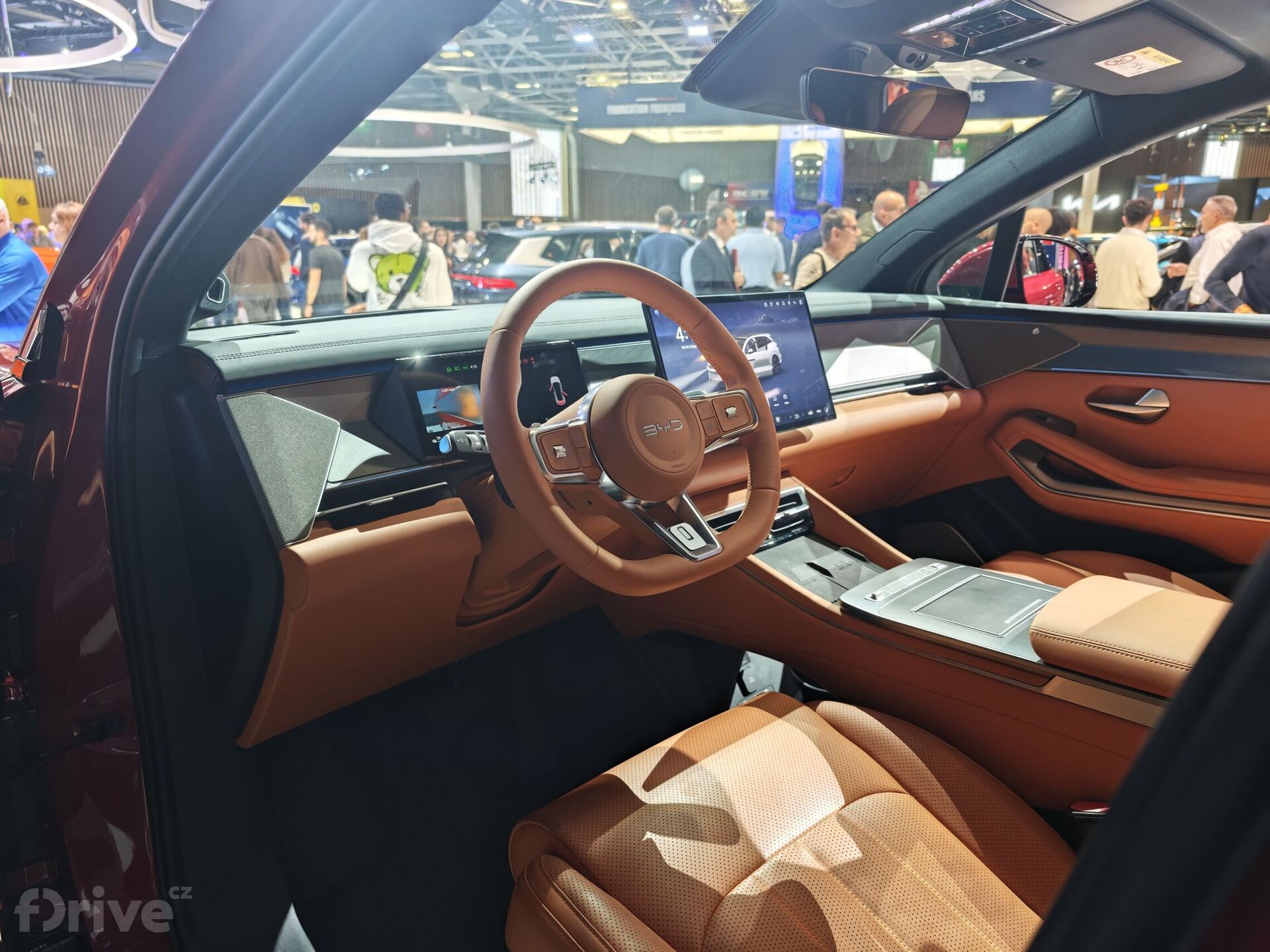 BYD Atto 8