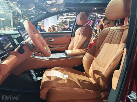 BYD Atto 8