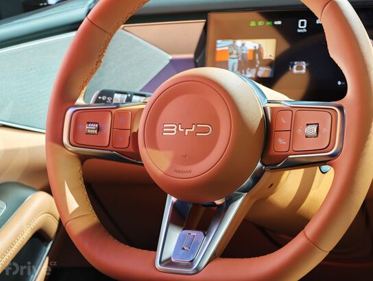 BYD Atto 8
