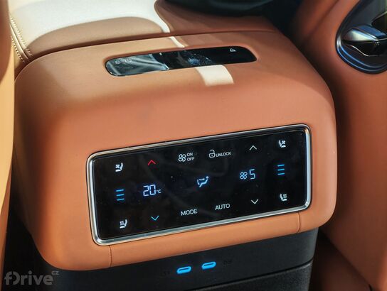 BYD Atto 8