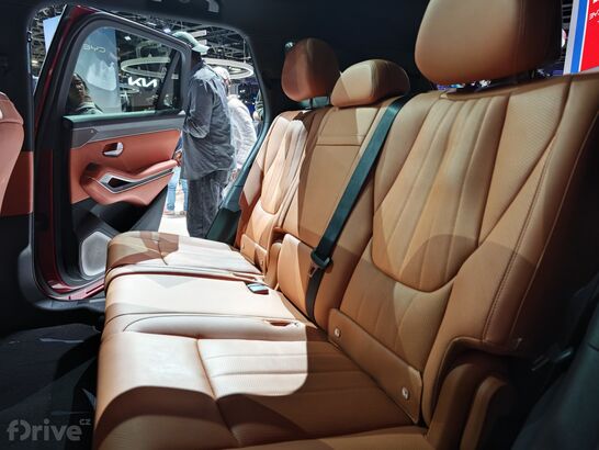 BYD Atto 8