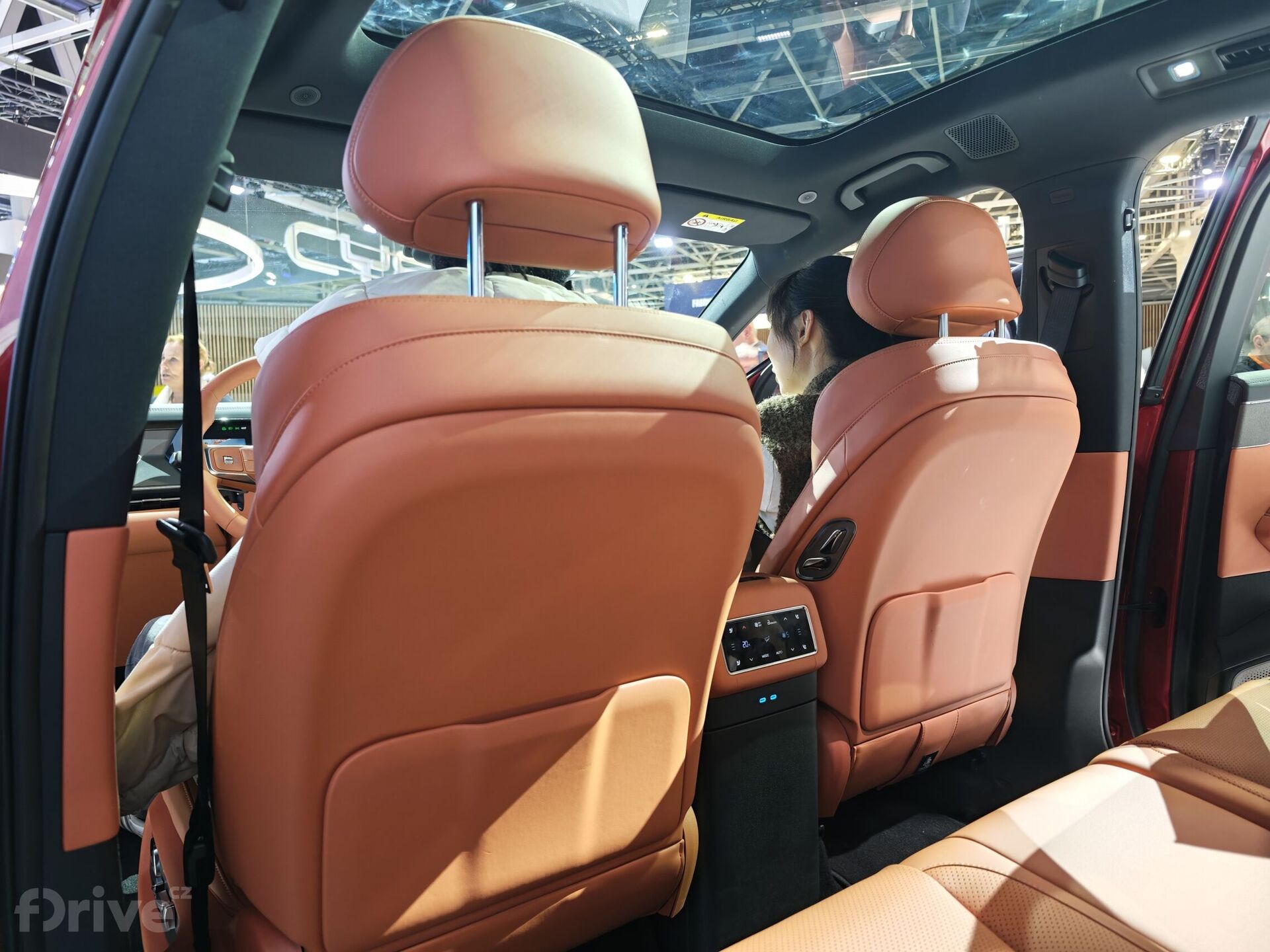 BYD Atto 8