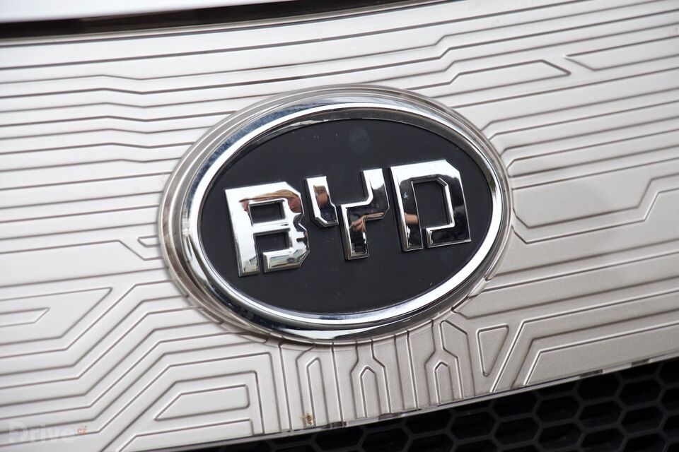BYD e6