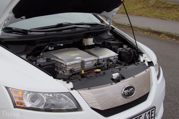 BYD e6