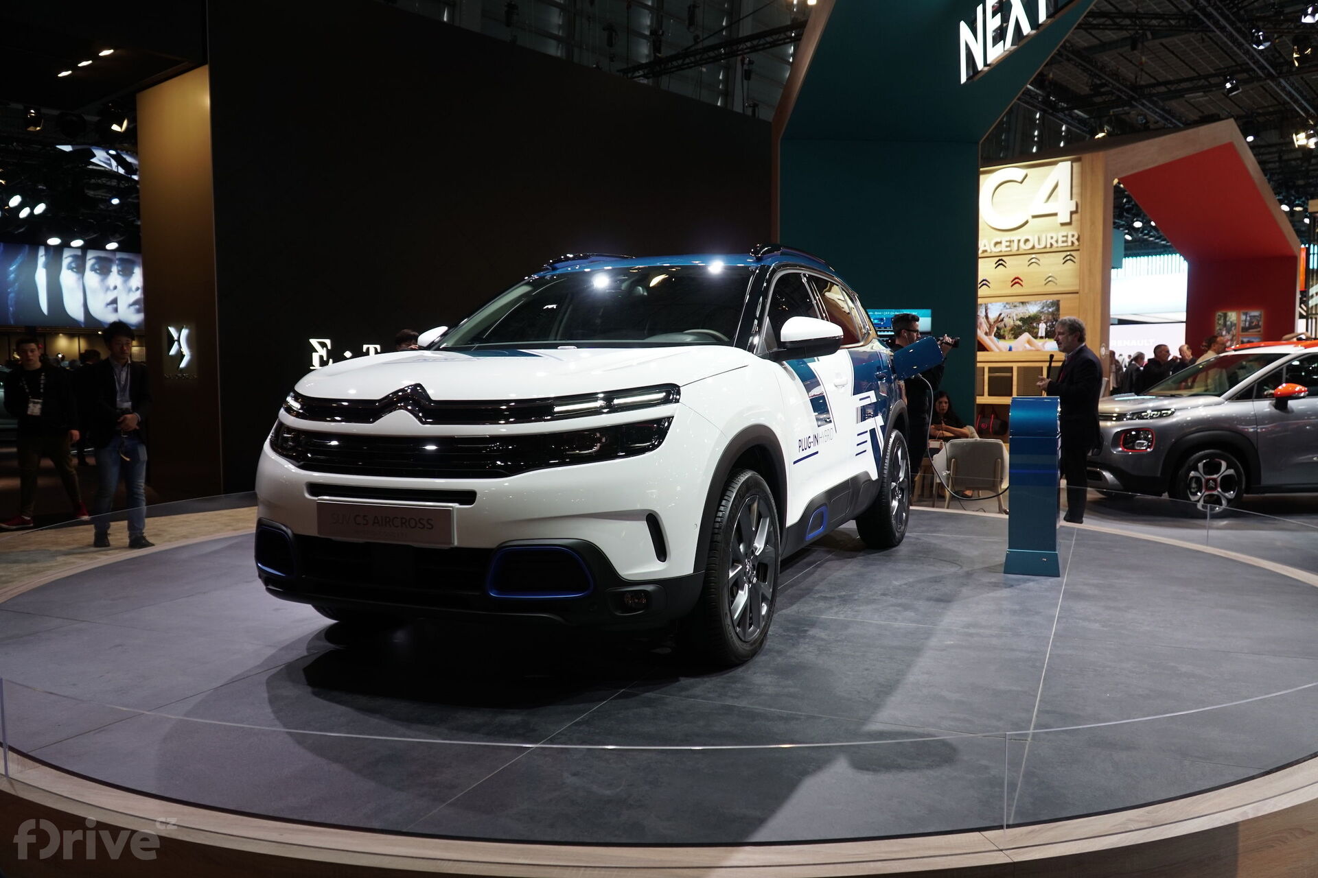 C5 Aircross Hybrid Concept