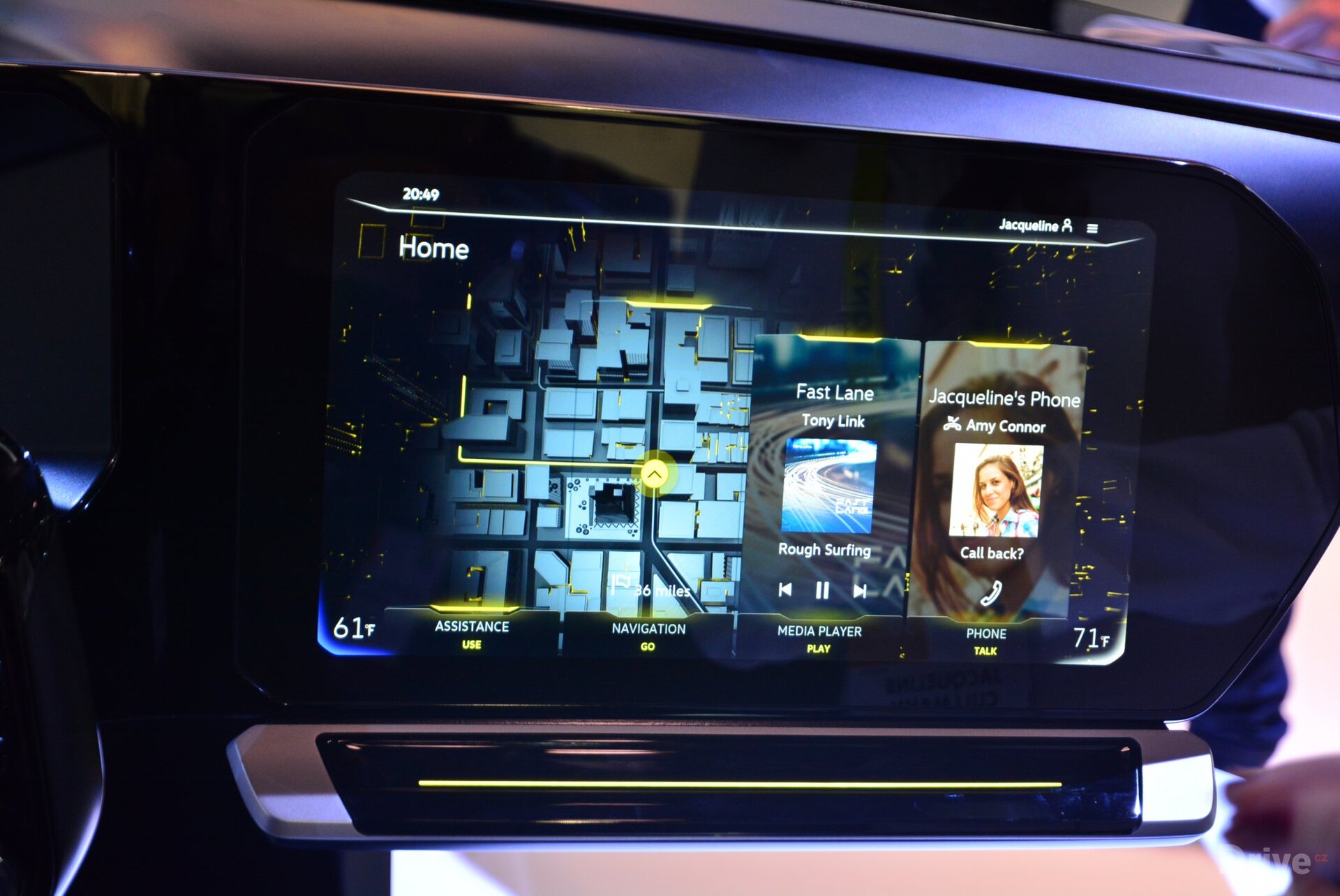 Centrální dotykový displej konceptu Volkswagen