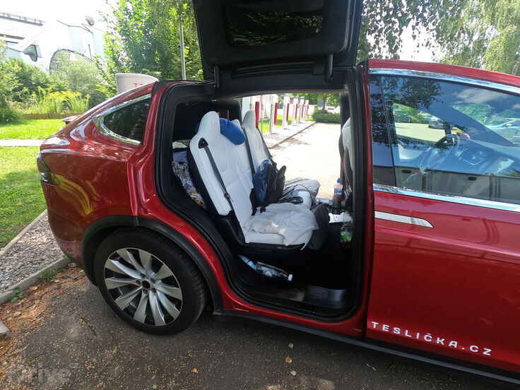 Cesta do Chorvatska - Tesla Model X
