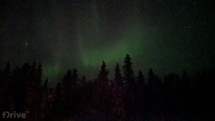 Cestou zpět se nám polární záře ukázala před Östersundem