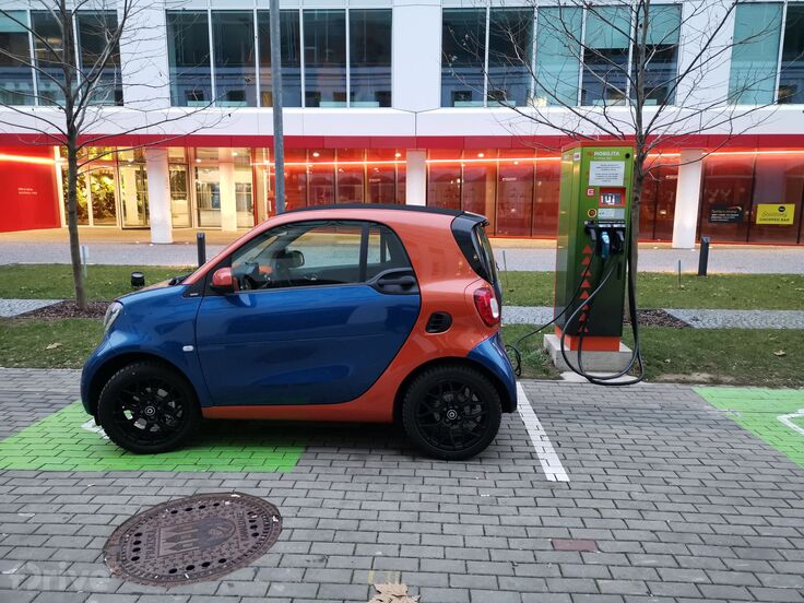 Cestujeme elektromobilem po Praze