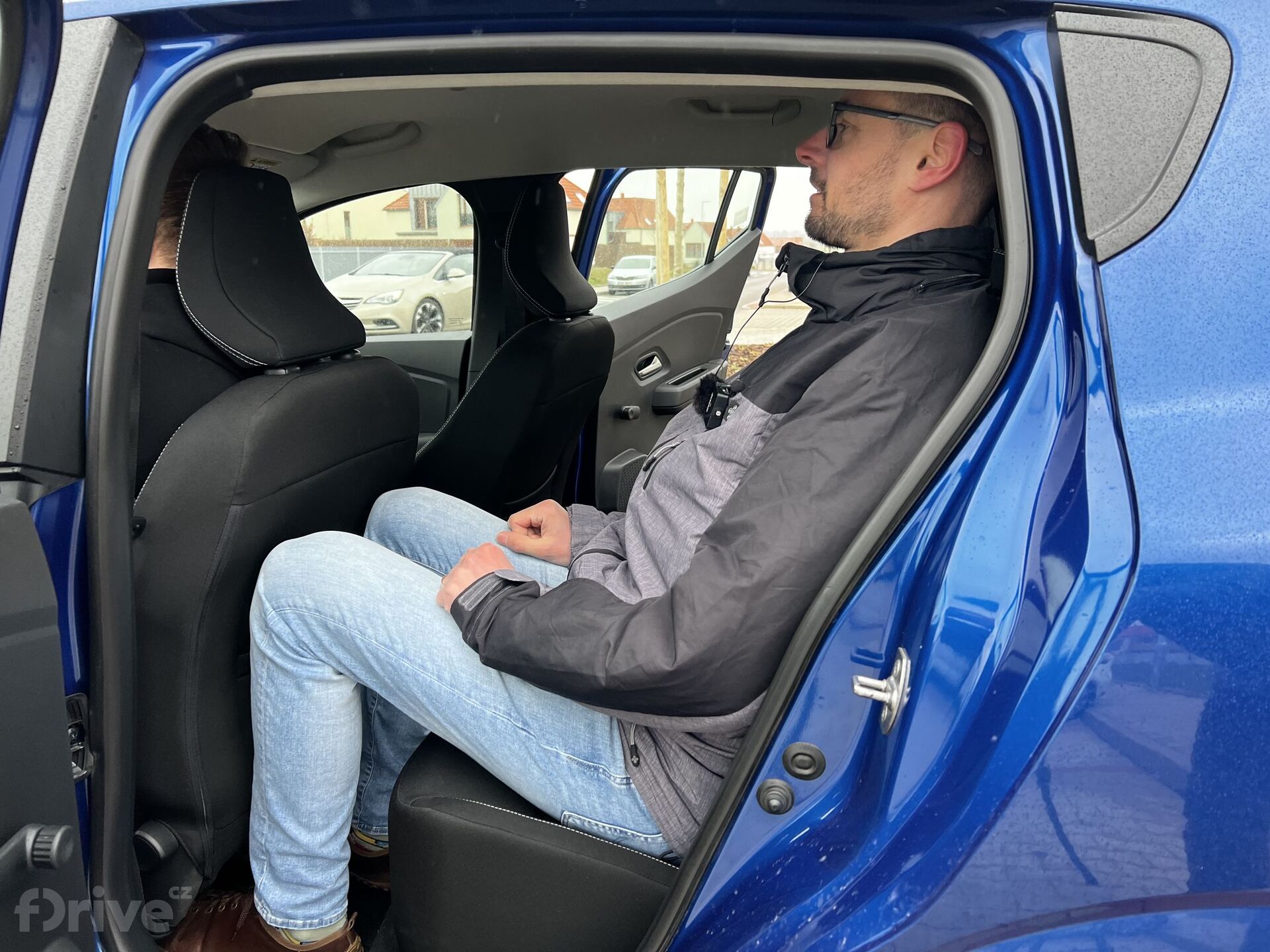 Cestující v Dacia Sandero